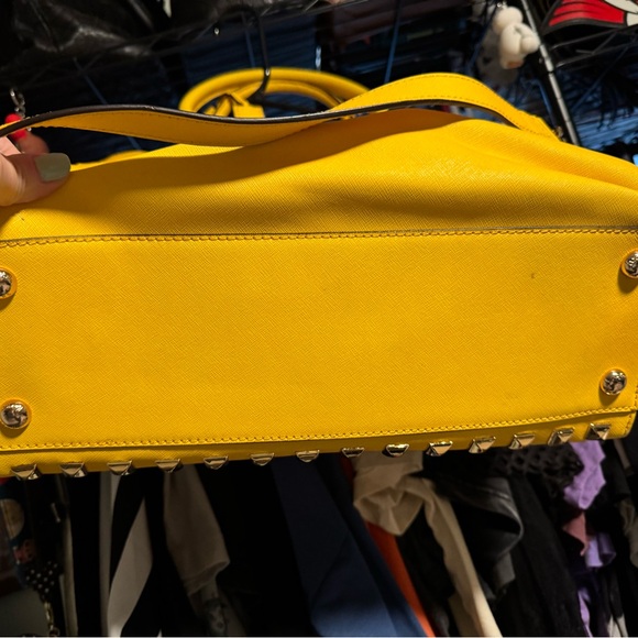 VGUC Yellow Michael Kors Studded Hamilton - Picture 4 of 6